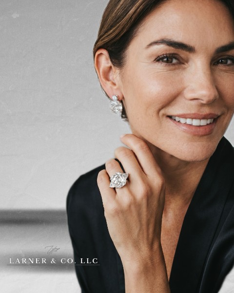 A diamond ring and earring set, finished jewelry showcase